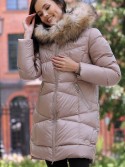 Lekko taliowana elegancka zimowa kurtka damska