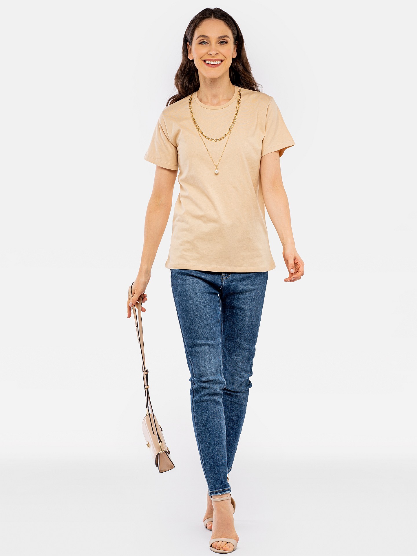 T-shirt damski klasyczny zdobiony naszyjnikiem z perłą